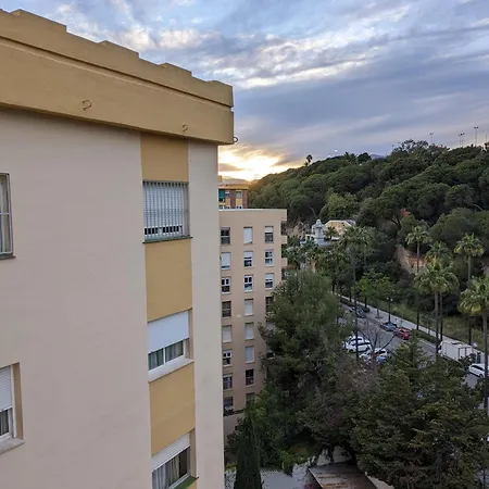 Con Vistas Y Terraza En Apartment Marbella