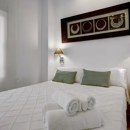 Con Vistas Y Terraza En * Marbella