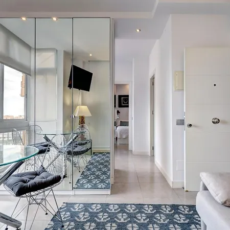 Con Vistas Y Terraza En Apartment Marbella